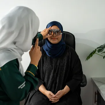 cermin mata untuk warga emas